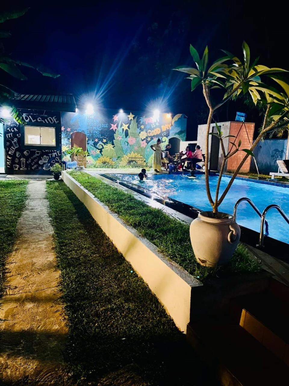 Thinaya Lake Resort Holambra Exterior foto