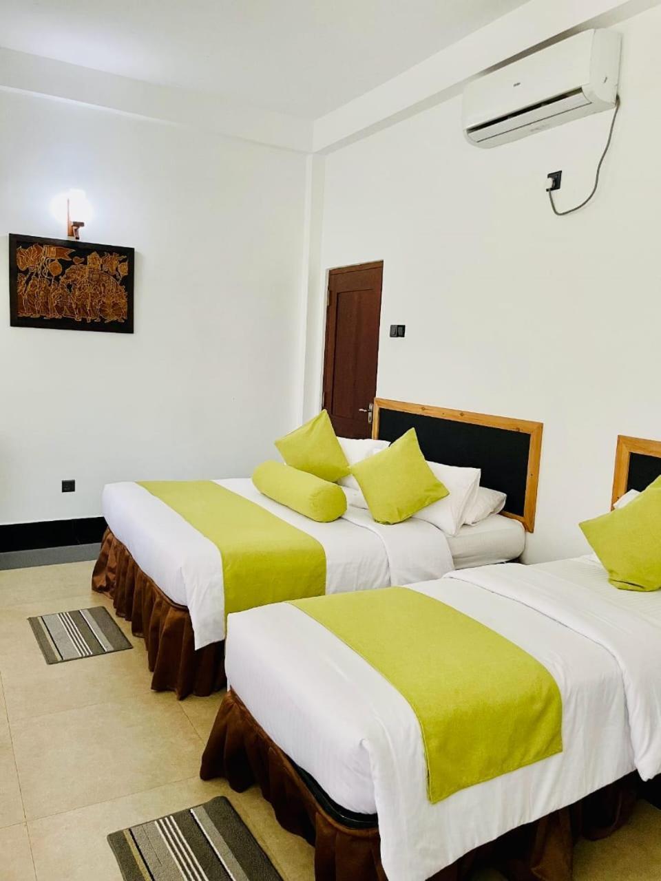 Thinaya Lake Resort Holambra Exterior foto